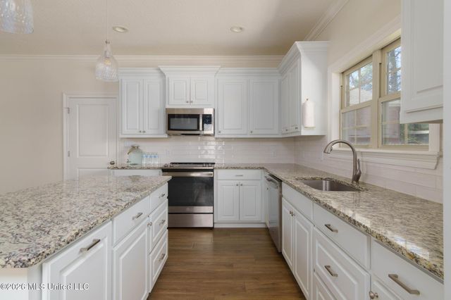 46 Canal Drive, Hattiesburg, MS 39402