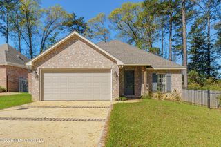 46 Canal Drive, Hattiesburg, MS 39402