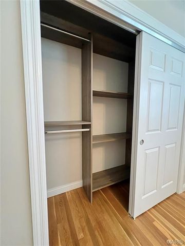 417 Wenneker Drive, Ladue, MO 63124