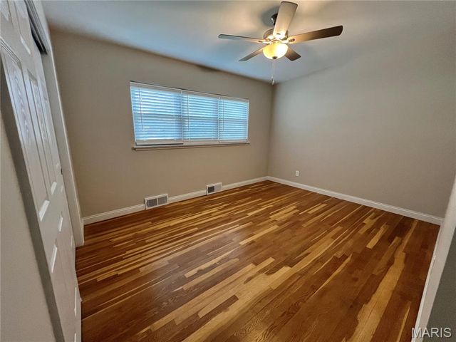 417 Wenneker Drive, Ladue, MO 63124