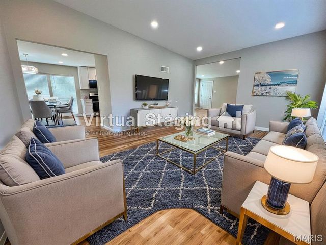 417 Wenneker Drive, Ladue, MO 63124