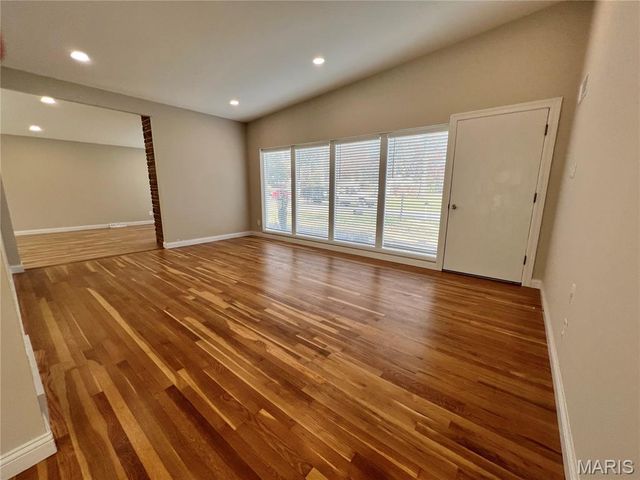 417 Wenneker Drive, Ladue, MO 63124