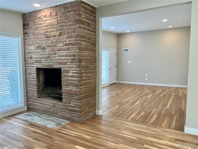 417 Wenneker Drive, Ladue, MO 63124