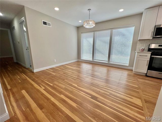 417 Wenneker Drive, Ladue, MO 63124