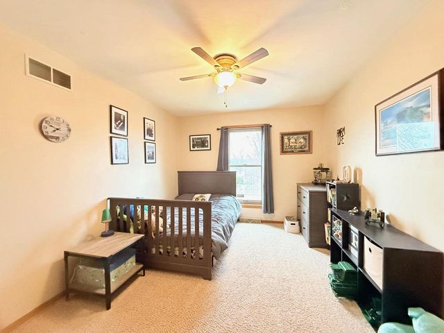 516 Mohawk Trail, Deforest, WI 53532