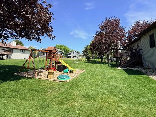 516 Mohawk Trail, Deforest, WI 53532