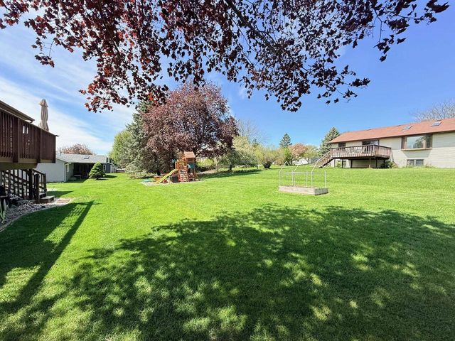 516 Mohawk Trail, Deforest, WI 53532