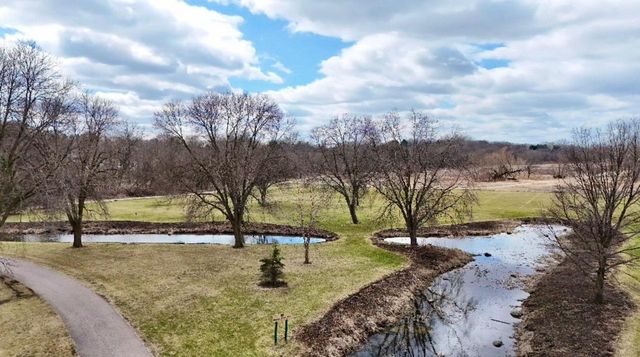 516 Mohawk Trail, Deforest, WI 53532