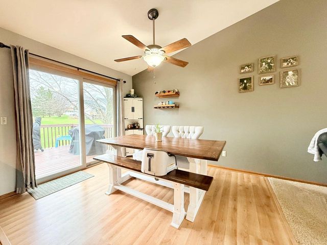 516 Mohawk Trail, Deforest, WI 53532