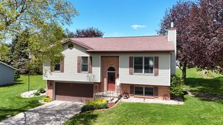516 Mohawk Trail, Deforest, WI 53532