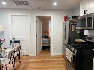 11 Henchman Street 2R, Boston, MA 02113