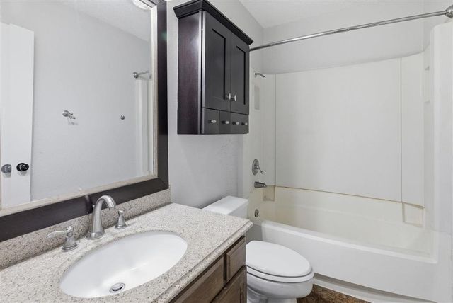 2320 Lake Street, Lake Charles, LA 70601