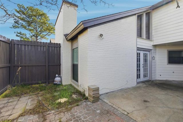 2320 Lake Street, Lake Charles, LA 70601