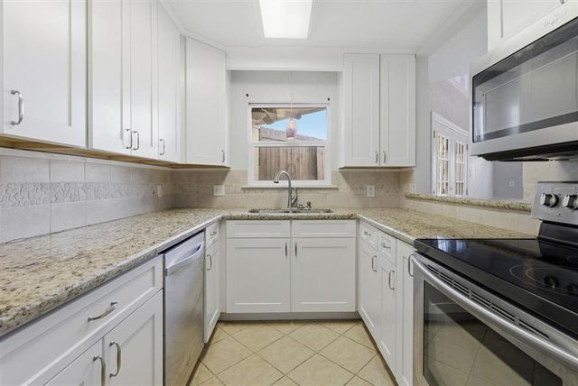 2320 Lake Street, Lake Charles, LA 70601