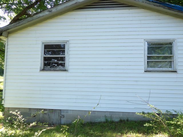 241 Lomax Ave, Waverly, TN 37185