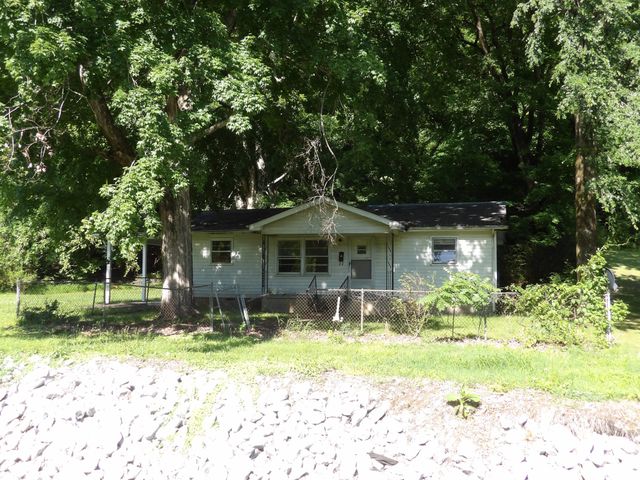 241 Lomax Ave, Waverly, TN 37185