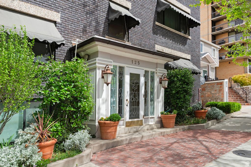 Image 5 of property listing at 125 E 1ST AVE #308, Salt Lake City, UT 84103