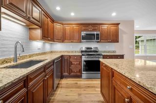 4 Sabrina Way B, Agawam, MA 01001