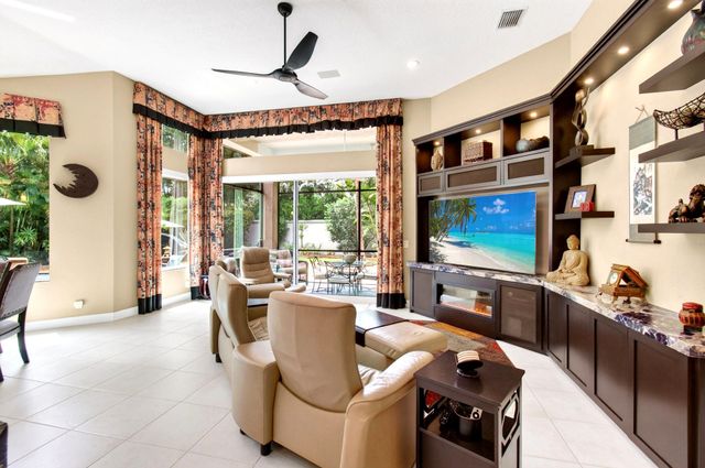 6903 Royal Orchid Circle, Delray Beach, FL 33446