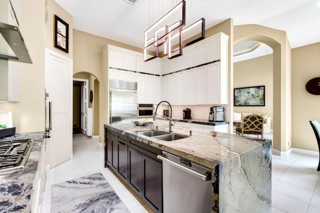 6903 Royal Orchid Circle, Delray Beach, FL 33446