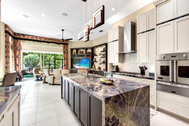 6903 Royal Orchid Circle, Delray Beach, FL 33446