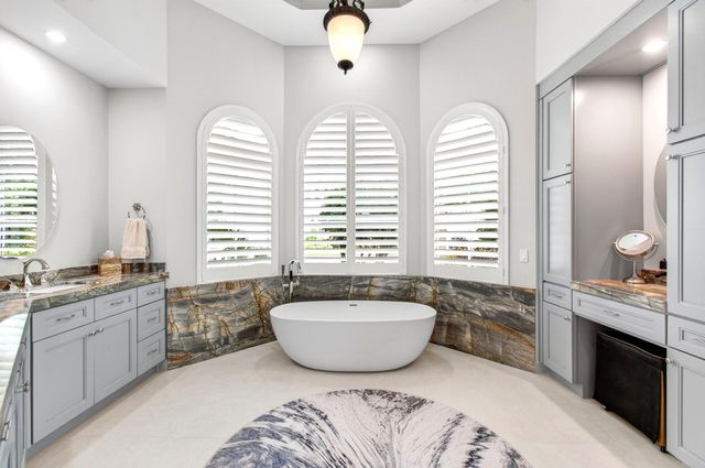 6903 Royal Orchid Circle, Delray Beach, FL 33446