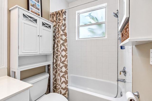 6903 Royal Orchid Circle, Delray Beach, FL 33446