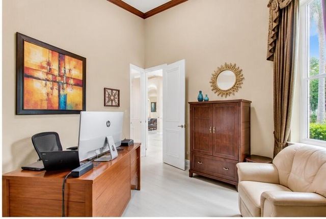 6903 Royal Orchid Circle, Delray Beach, FL 33446