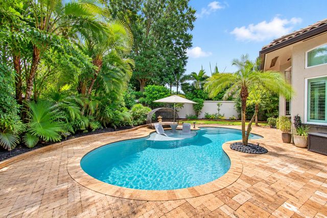6903 Royal Orchid Circle, Delray Beach, FL 33446