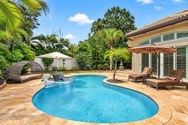 6903 Royal Orchid Circle, Delray Beach, FL 33446