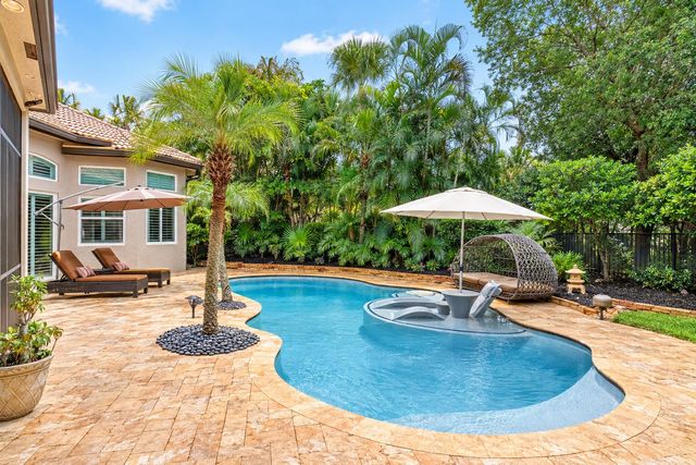 6903 Royal Orchid Circle, Delray Beach, FL 33446