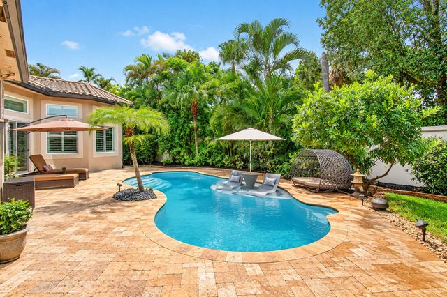 6903 Royal Orchid Circle, Delray Beach, FL 33446