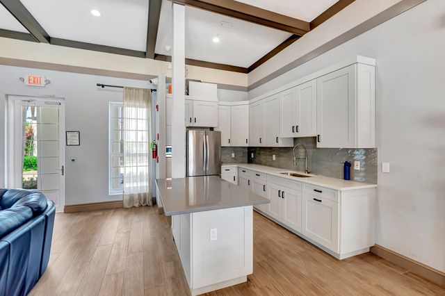 6903 Royal Orchid Circle, Delray Beach, FL 33446