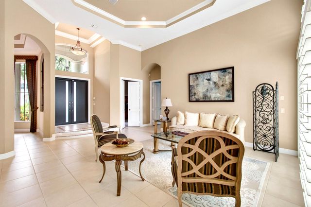 6903 Royal Orchid Circle, Delray Beach, FL 33446
