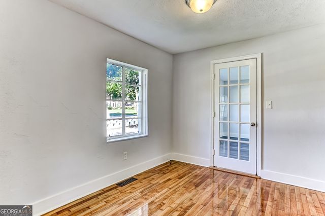 1928 Skidaway Road, Savannah, GA 31404
