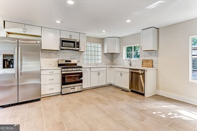 1928 Skidaway Road, Savannah, GA 31404