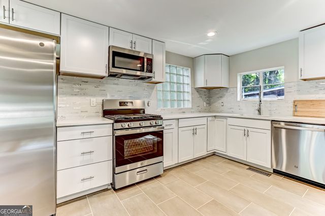 1928 Skidaway Road, Savannah, GA 31404