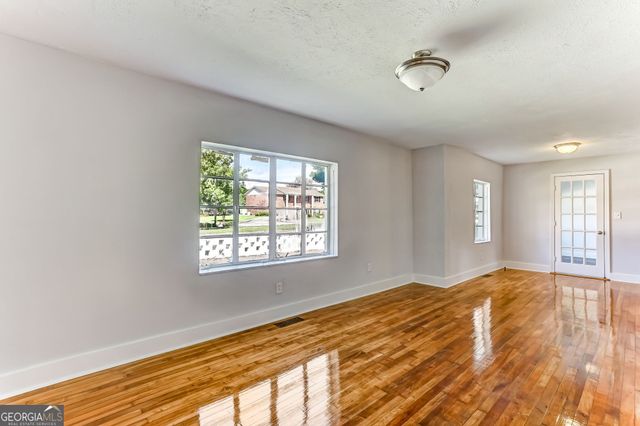 1928 Skidaway Road, Savannah, GA 31404