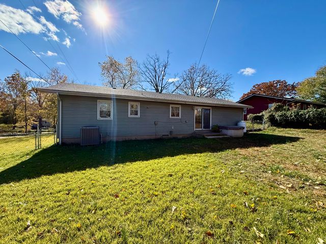 190 North Street, Houston, MO 65483