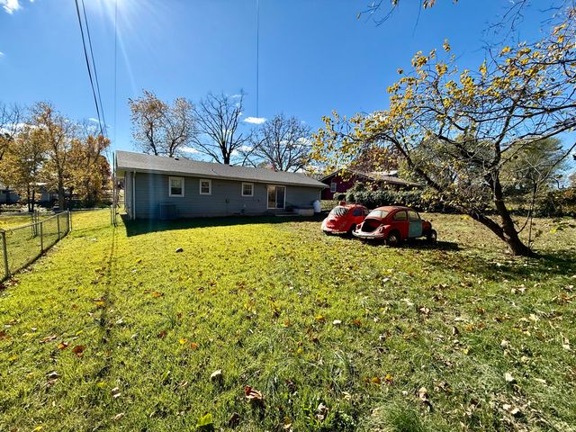 190 North Street, Houston, MO 65483