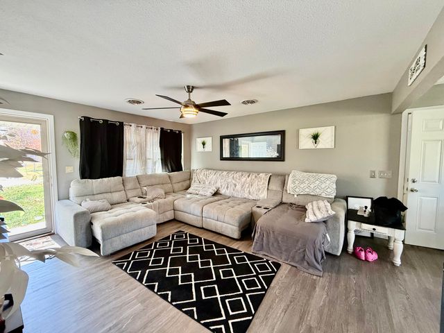 190 North Street, Houston, MO 65483