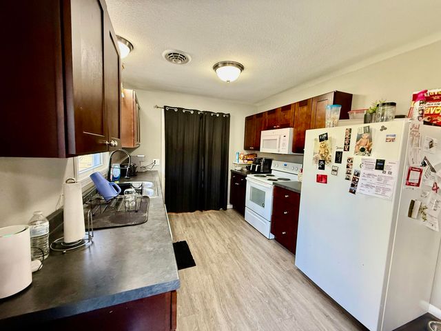 190 North Street, Houston, MO 65483