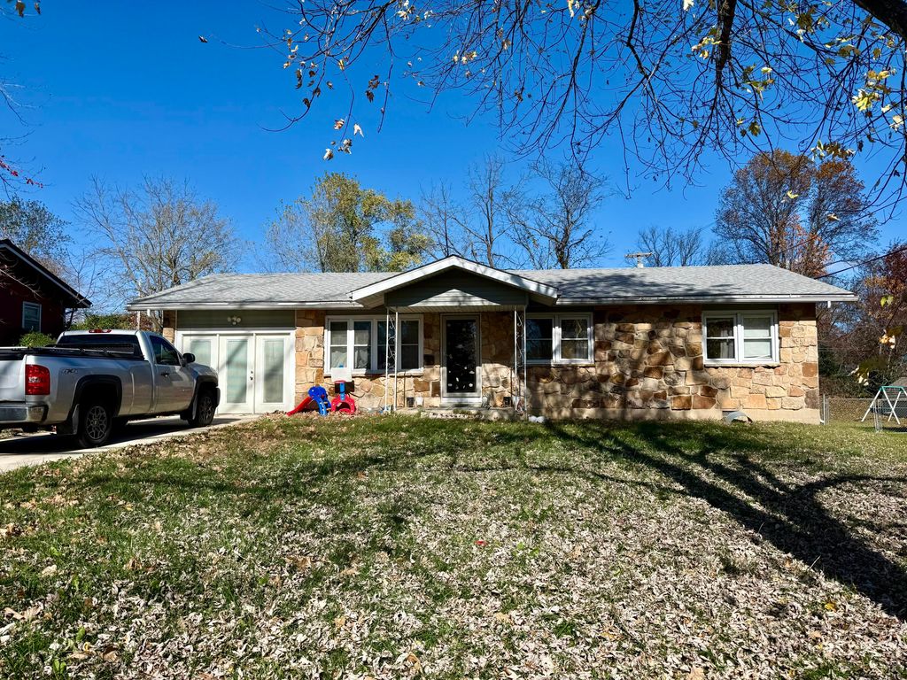 190 North Street, Houston, MO 65483