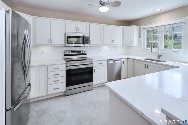 415 Pitkin Hollow 415, Trumbull, CT 06611