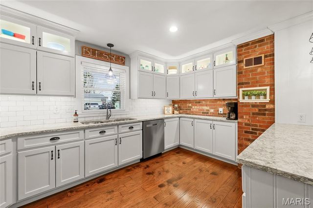 809 N Meadow Lane, Herculaneum, MO 63048