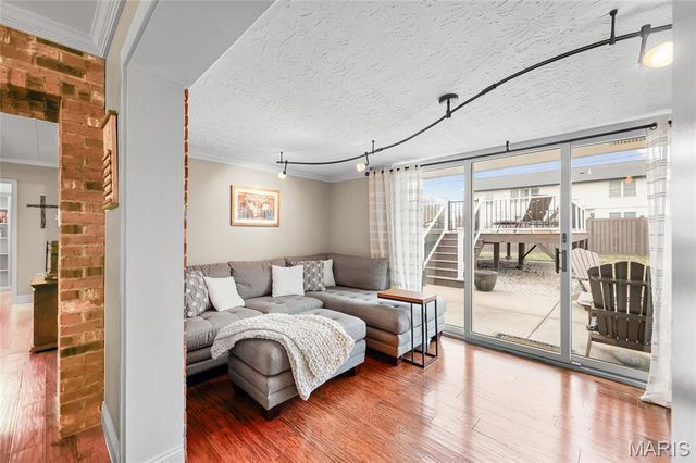 809 N Meadow Lane, Herculaneum, MO 63048