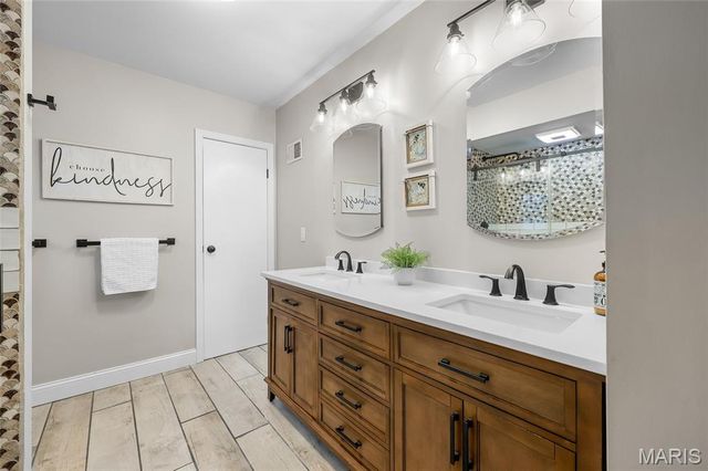 809 N Meadow Lane, Herculaneum, MO 63048