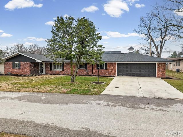 809 N Meadow Lane, Herculaneum, MO 63048