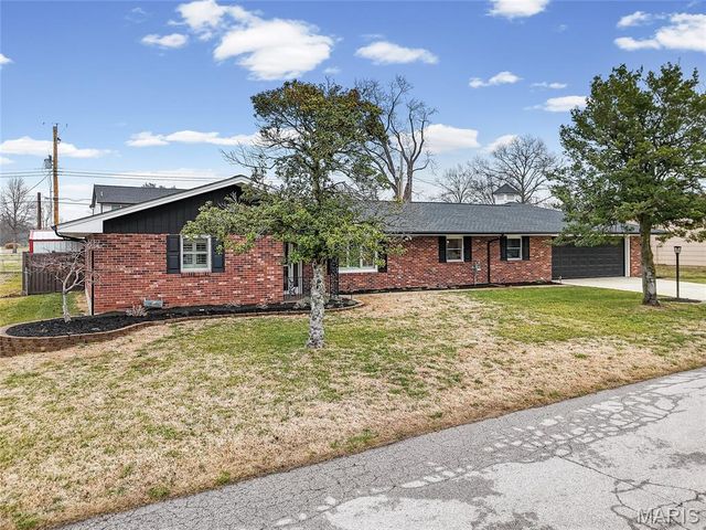 809 N Meadow Lane, Herculaneum, MO 63048