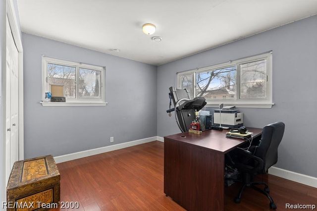 28045 W Greenmeadow Circle, Farmington Hills, MI 48334